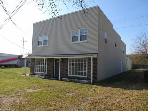 2538 W Pembroke AVE Hampton VA 23661