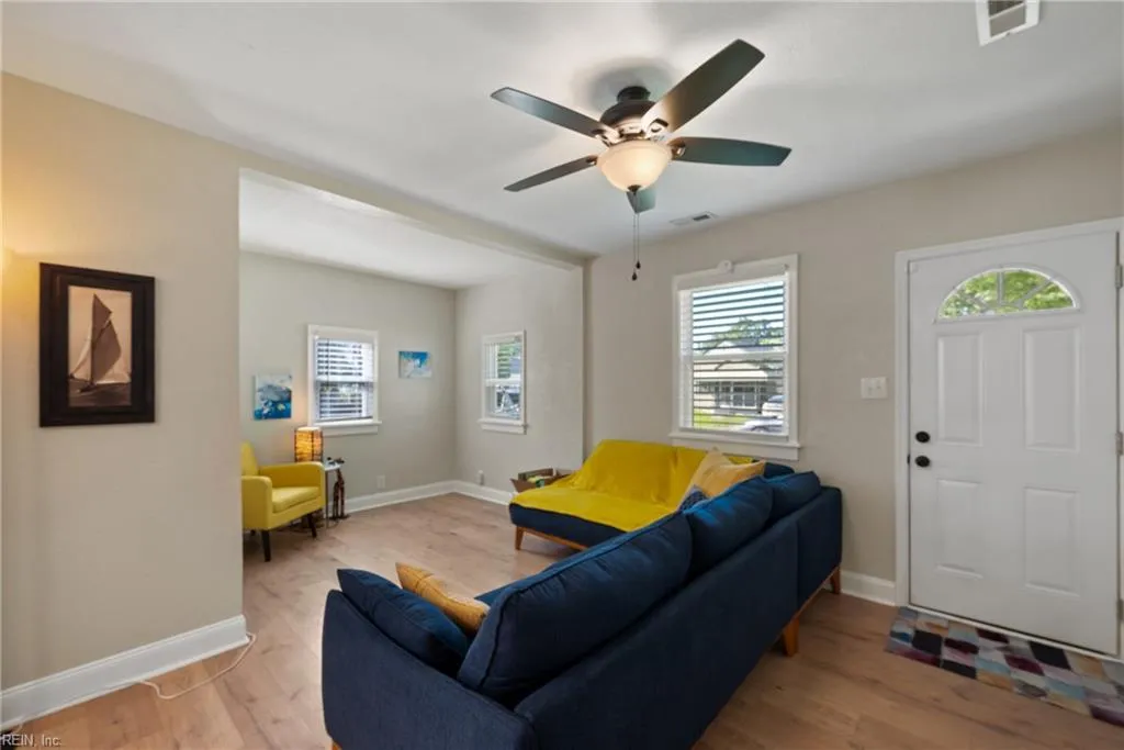 Portsmouth, Virginia 23702, United States, 3 Bedrooms Bedrooms, ,2 BathroomsBathrooms,Residential,Pending,44269