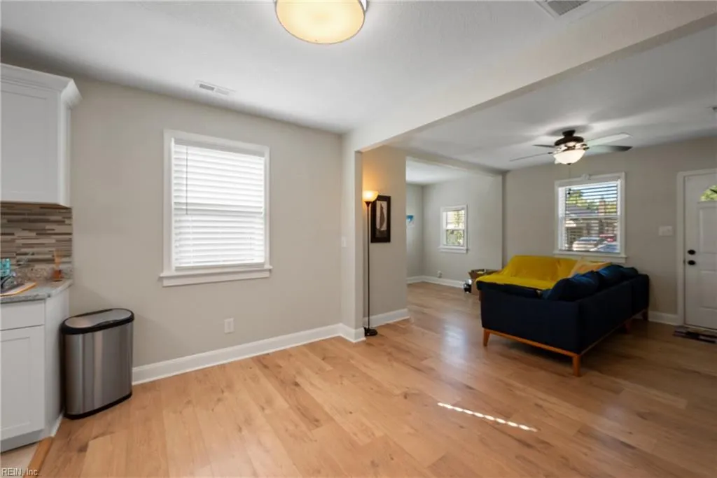 Portsmouth, Virginia 23702, United States, 3 Bedrooms Bedrooms, ,2 BathroomsBathrooms,Residential,Pending,44269