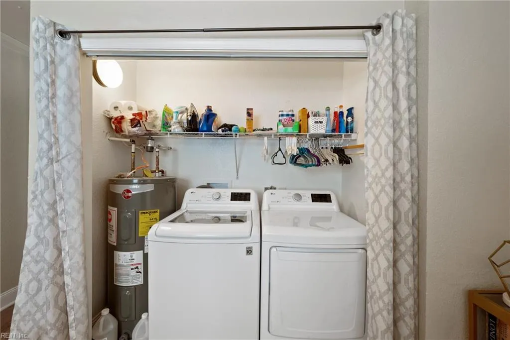 Portsmouth, Virginia 23702, United States, 3 Bedrooms Bedrooms, ,2 BathroomsBathrooms,Residential,Pending,44269