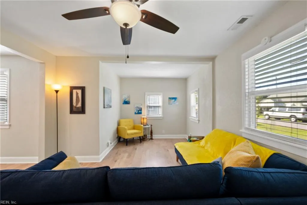 Portsmouth, Virginia 23702, United States, 3 Bedrooms Bedrooms, ,2 BathroomsBathrooms,Residential,Pending,44269