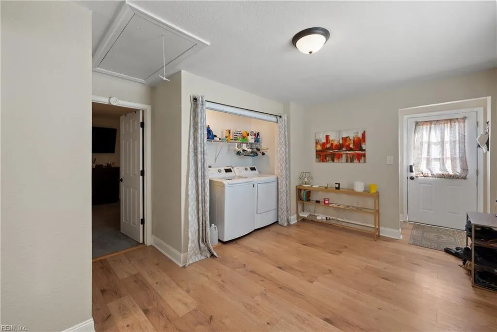 Portsmouth, Virginia 23702, United States, 3 Bedrooms Bedrooms, ,2 BathroomsBathrooms,Residential,Pending,44269