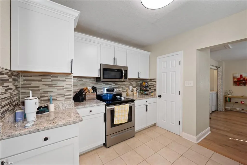 Portsmouth, Virginia 23702, United States, 3 Bedrooms Bedrooms, ,2 BathroomsBathrooms,Residential,Pending,44269