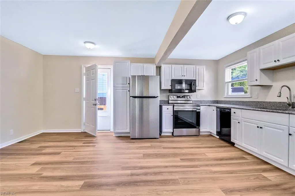 Portsmouth, Virginia 23707, United States, 3 Bedrooms Bedrooms, ,2 BathroomsBathrooms,Residential,Active,200181