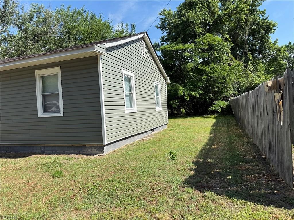 Photo of 163 Choate Street, Portsmouth, VA 23707 (MLS # 10636114)