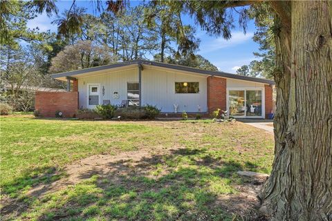 Photo of 1937 Indian Run Road, Virginia Beach, VA 23454 (MLS # 10626007)