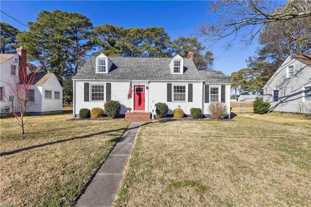 Photo of 4 Montgomery Street, Portsmouth, VA 23707 (MLS # 10617315)