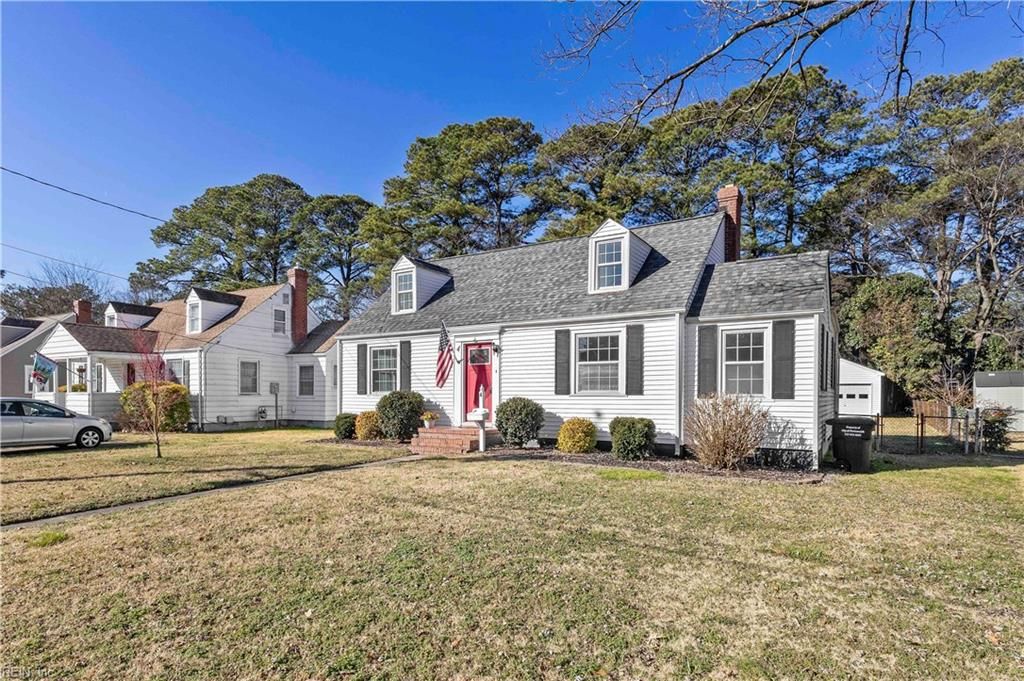 Photo of 4 Montgomery Street, Portsmouth, VA 23707 (MLS # 10617315)