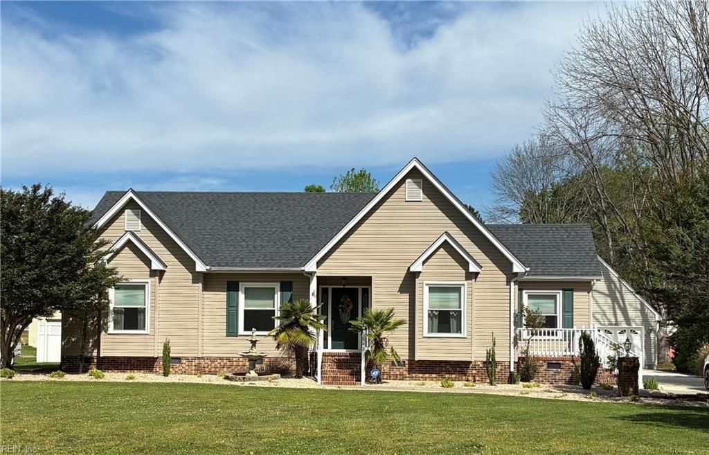 Photo of 100 Crescent Drive Drive, Franklin, VA 23851 (MLS # 10630363)