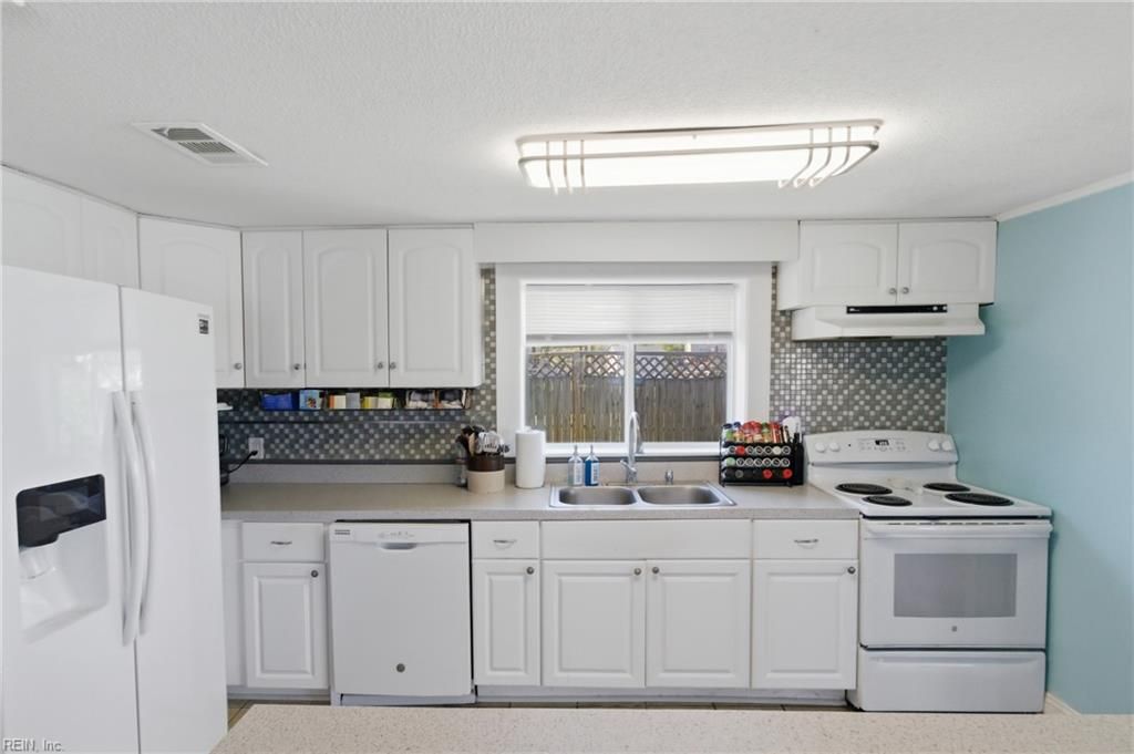 Photo of 108 Pleasant Point, Grandy, NC 27939 (MLS # 10629936)