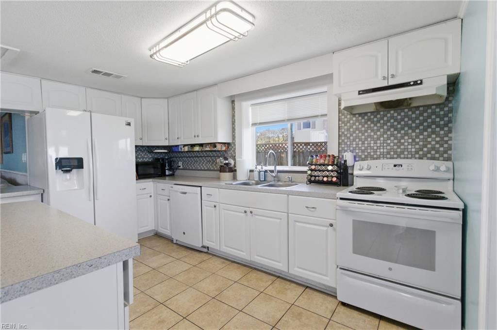 Photo of 108 Pleasant Point, Grandy, NC 27939 (MLS # 10629936)