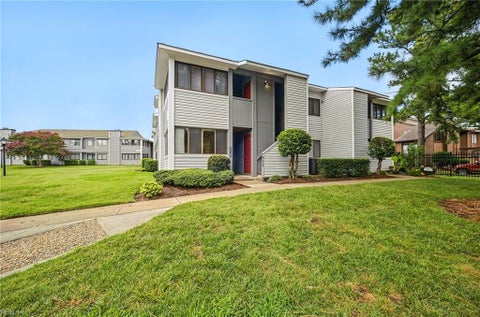 Photo of 501 Rivers Reach, Virginia Beach, VA 23452 (MLS # 10650437)