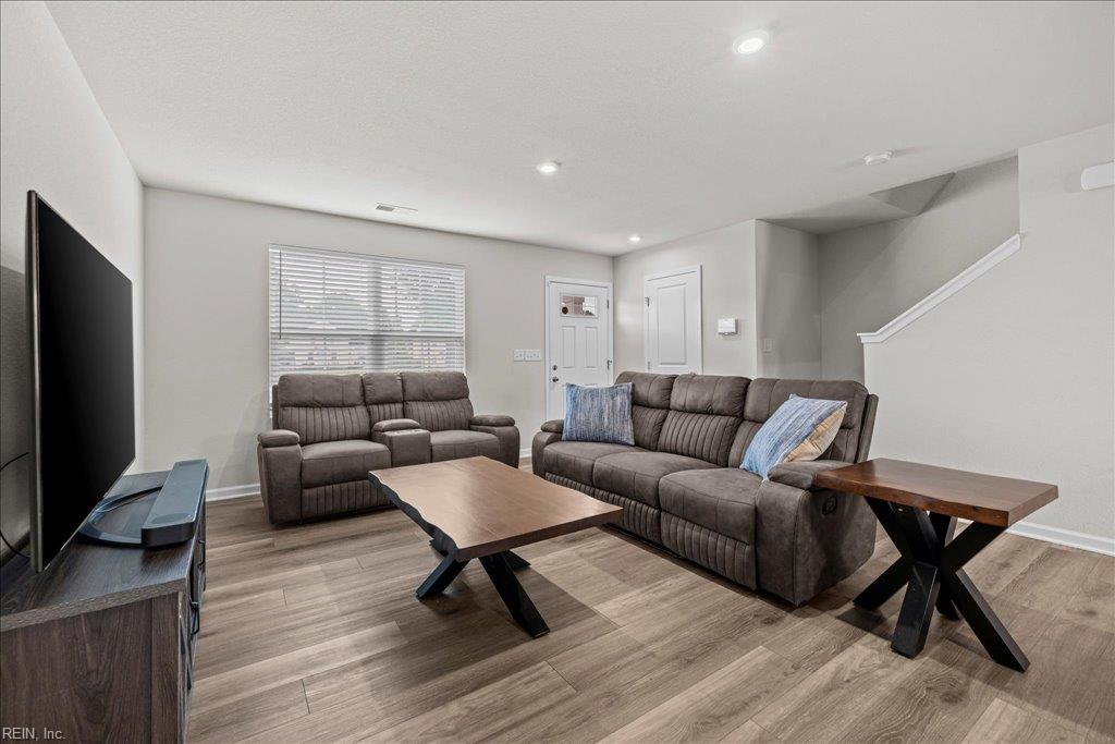 103 Good Hope LN