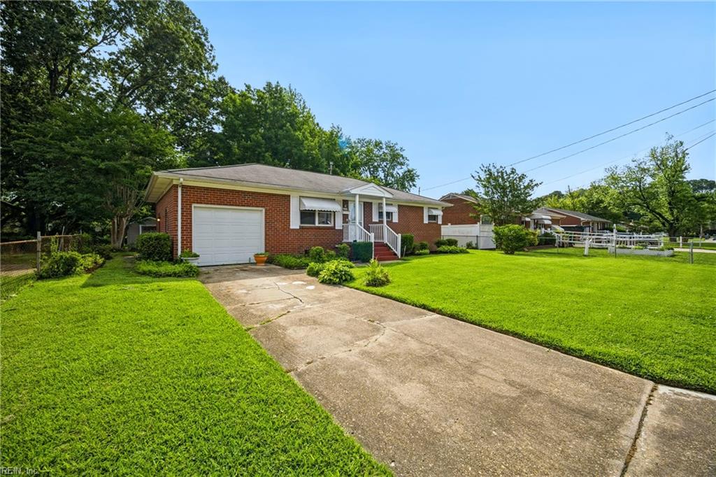 Photo of 220 Manchester Drive, Hampton, VA 23666 (MLS # 10641739)