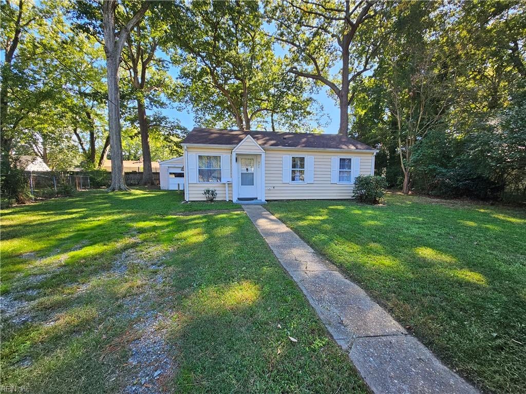 Photo of 330 Shawen Drive, Hampton, VA 23669 (MLS # 10641628)