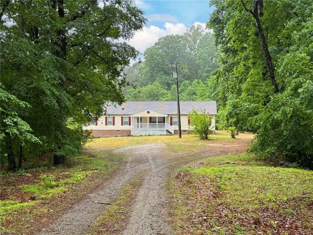 Photo of 3154 Pond Lane, Gloucester, VA 23061 (MLS # 10636376)