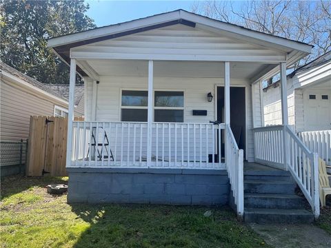 Photo of 3413 Roanoke Avenue, Newport News, VA 23607 (MLS # 10628403)