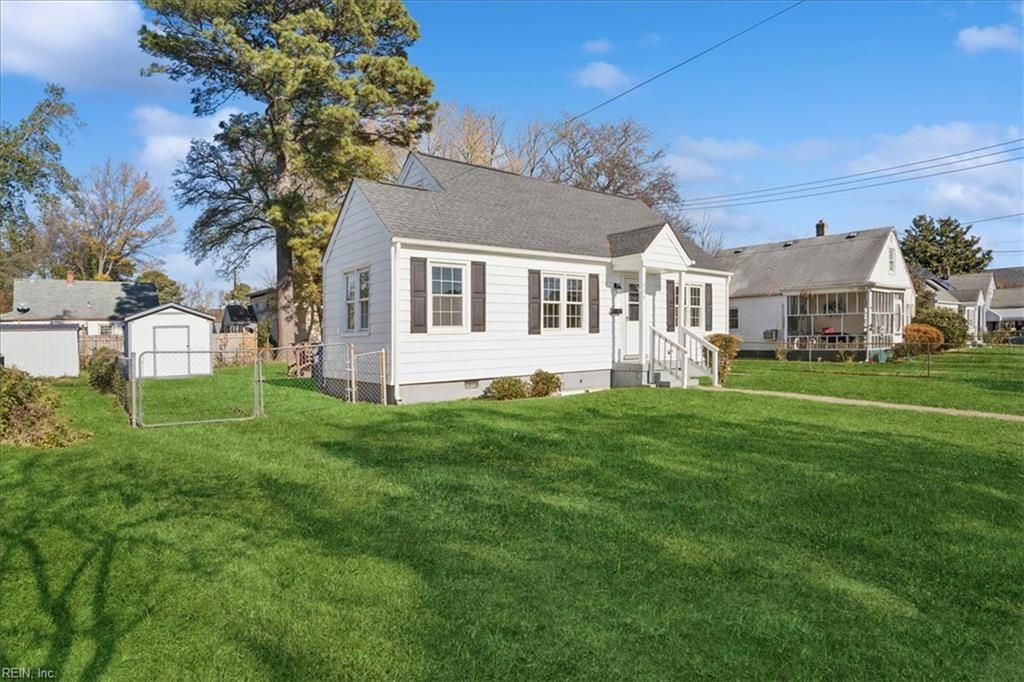 Photo of 526 Birmingham Avenue, Norfolk, VA 23505 (MLS # 10619967)