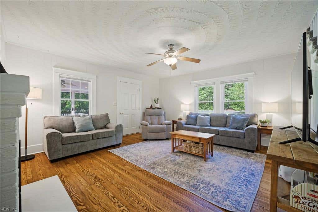 Photo of 317 George Washington Highway S, Chesapeake, VA 23323 (MLS # 10642197)