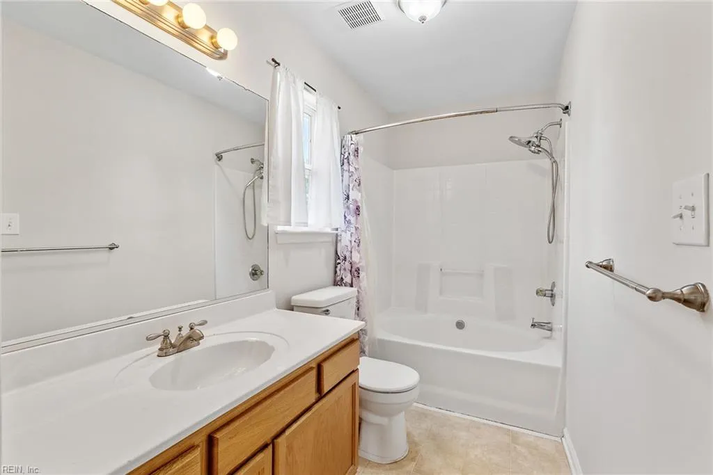 Chesapeake, Virginia 23323, United States, 4 Bedrooms Bedrooms, ,3 BathroomsBathrooms,Residential,Pending,113724