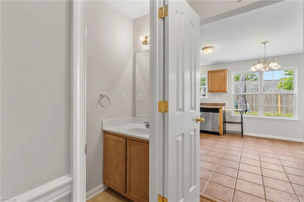 Chesapeake, Virginia 23323, United States, 4 Bedrooms Bedrooms, ,3 BathroomsBathrooms,Residential,Pending,113724