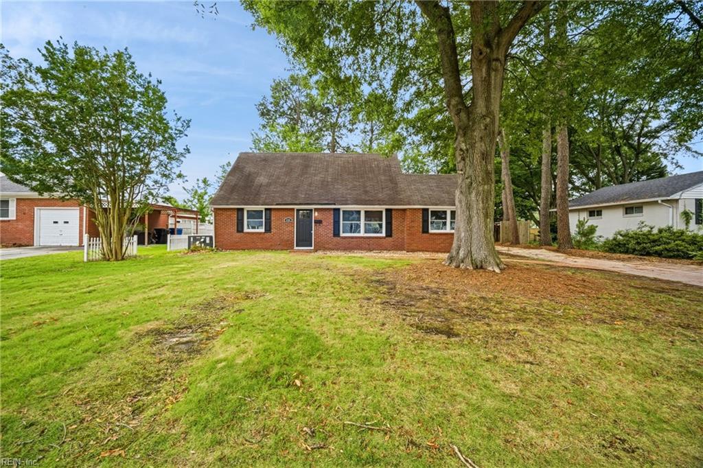 Photo of 5761 N Ottawa Road, Virginia Beach, VA 23462 (MLS # 10641270)