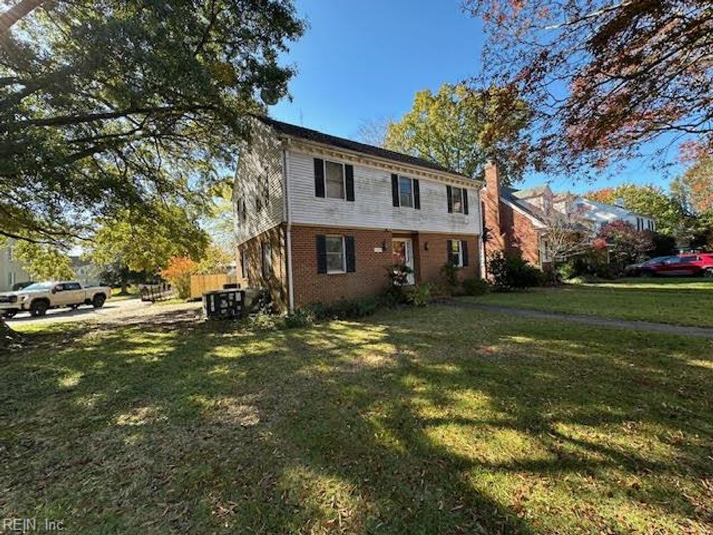 Photo of 1109 Buckingham Avenue, Norfolk, VA 23508 (MLS # 10608542)