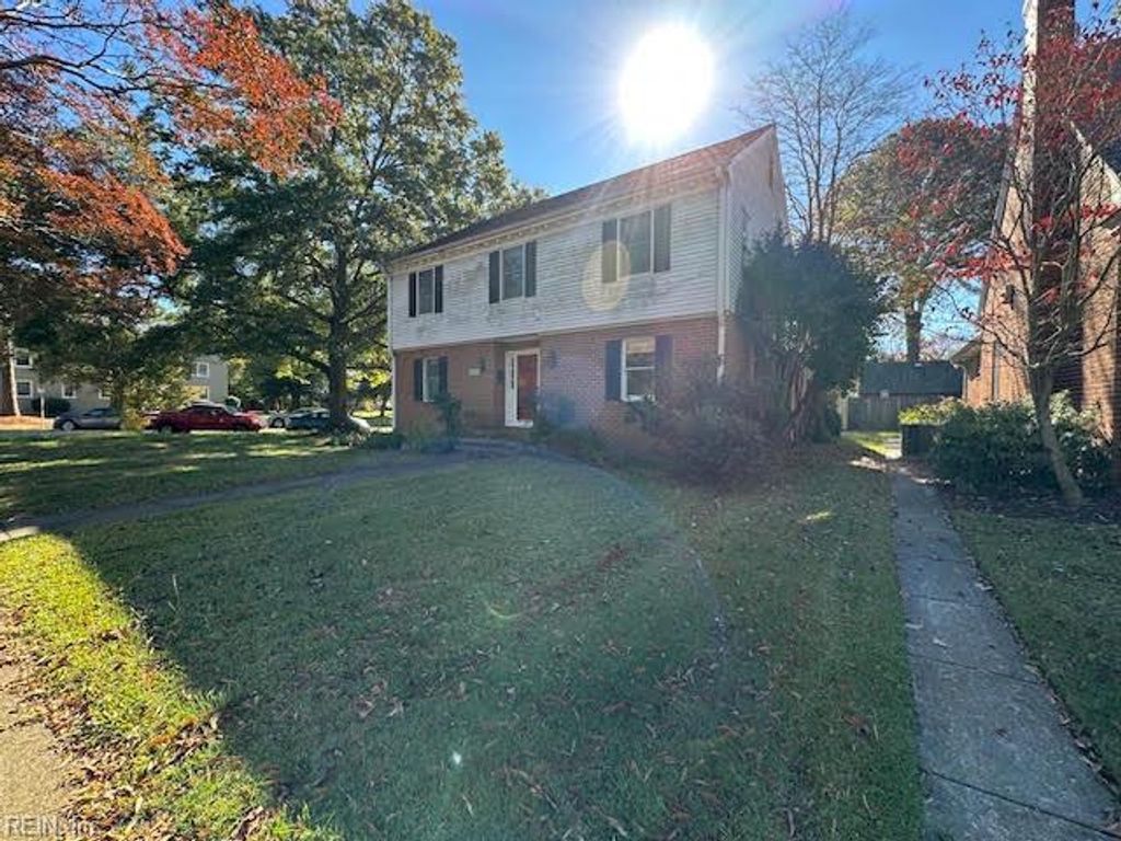 Photo of 1109 Buckingham Avenue, Norfolk, VA 23508 (MLS # 10608542)