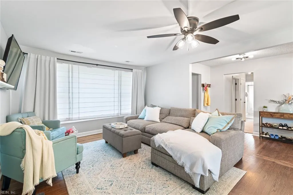 Hampton, Virginia 23664, United States, 3 Bedrooms Bedrooms, ,2 BathroomsBathrooms,Residential,Pending,183326