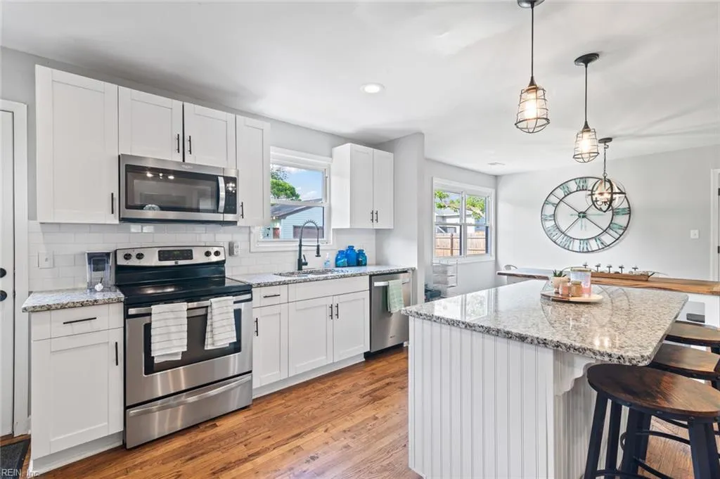 Hampton, Virginia 23664, United States, 3 Bedrooms Bedrooms, ,2 BathroomsBathrooms,Residential,Pending,183326