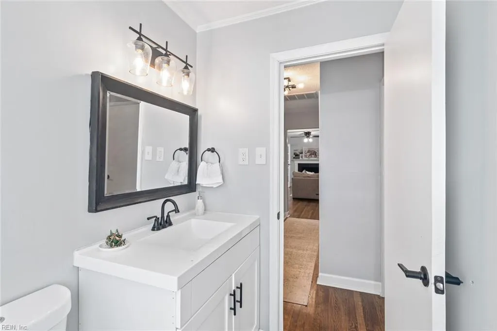 Hampton, Virginia 23664, United States, 3 Bedrooms Bedrooms, ,2 BathroomsBathrooms,Residential,Pending,183326