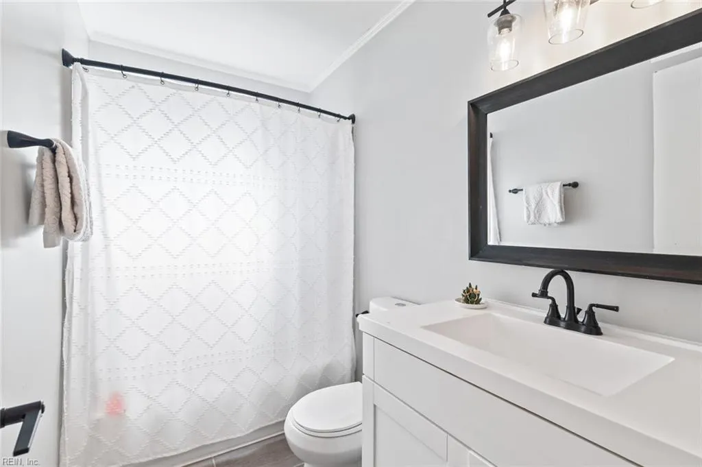 Hampton, Virginia 23664, United States, 3 Bedrooms Bedrooms, ,2 BathroomsBathrooms,Residential,Pending,183326