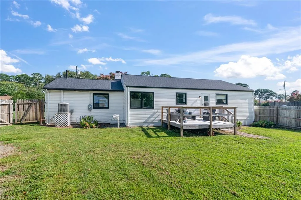 Hampton, Virginia 23664, United States, 3 Bedrooms Bedrooms, ,2 BathroomsBathrooms,Residential,Pending,183326