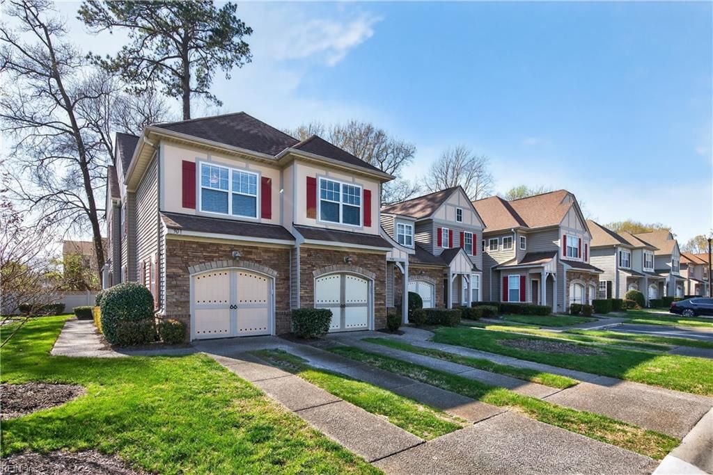Photo of 905 Turtle Pond Lane, Virginia Beach, VA 23455 (MLS # 10626106)