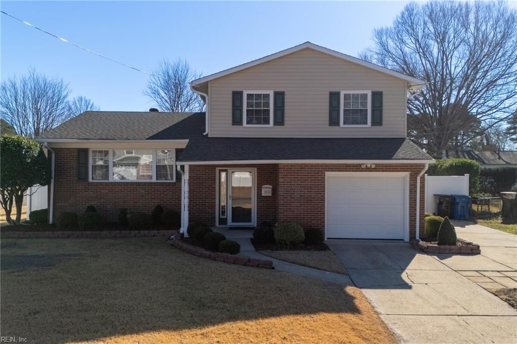 Photo of 3633 Britt Terrace, Virginia Beach, VA 23452 (MLS # 10616931)