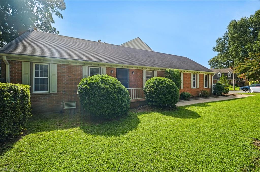 Photo of 310 Faire Chase #Chas, Chesapeake, VA 23322 (MLS # 10648665)