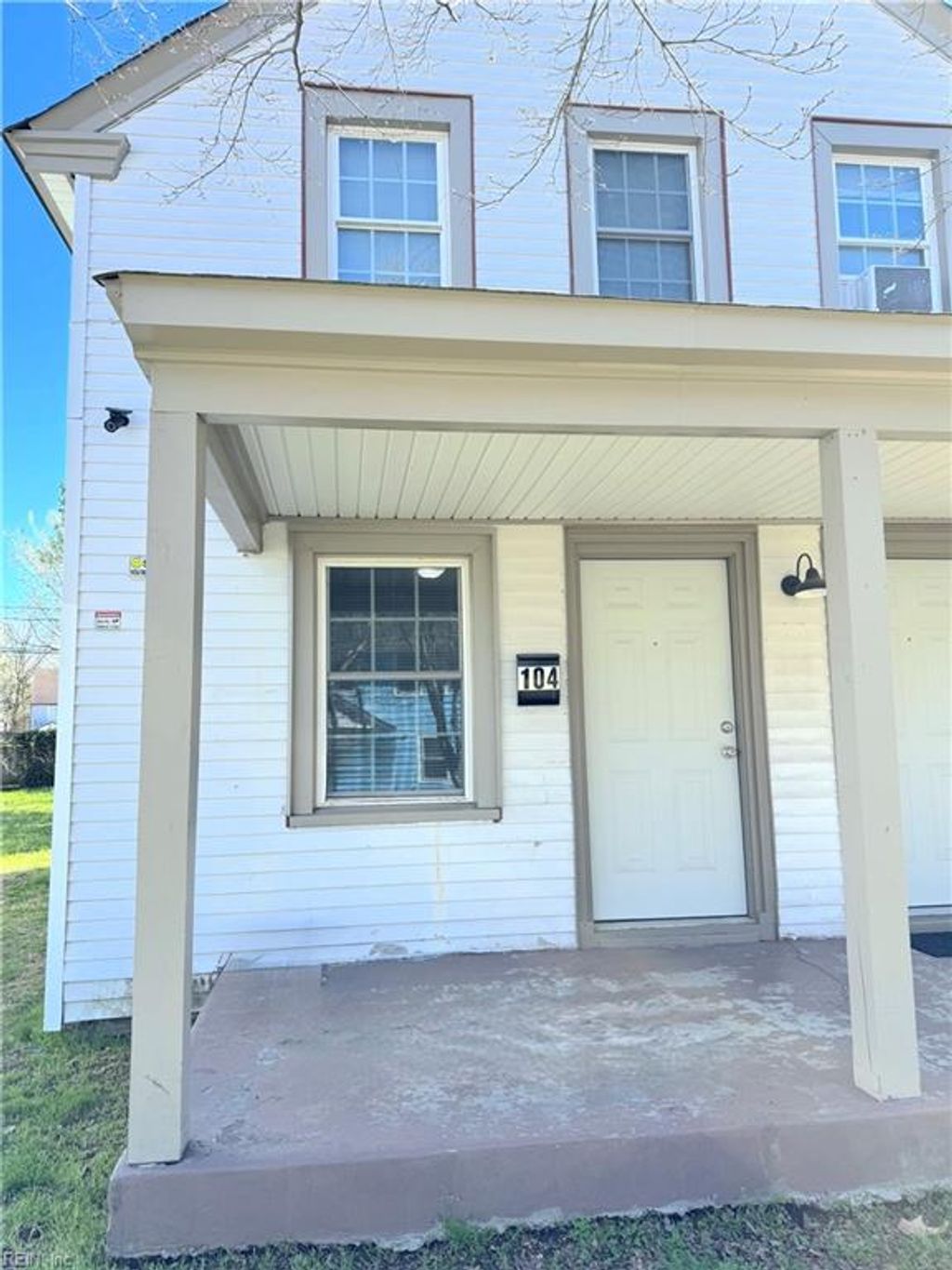 Photo of 104 Cushing Street, Portsmouth, VA 23702 (MLS # 10625653)