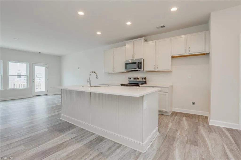 Suffolk, Virginia 23435, United States, 3 Bedrooms Bedrooms, ,3 BathroomsBathrooms,Residential,Active,195359