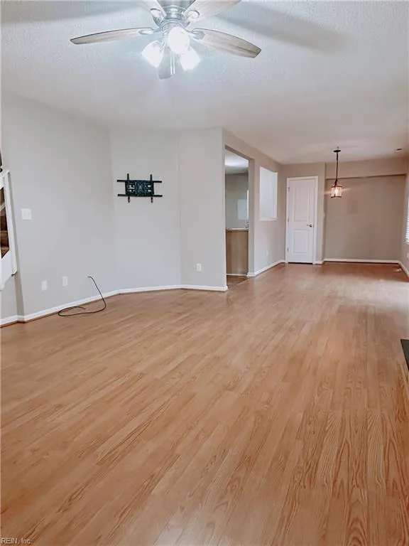 Virginia Beach, Virginia 23462, United States, 2 Bedrooms Bedrooms, ,3 BathroomsBathrooms,Residential,Active,251571