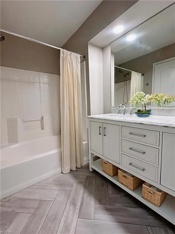 Virginia Beach, Virginia 23462, United States, 2 Bedrooms Bedrooms, ,3 BathroomsBathrooms,Residential,Active,251571