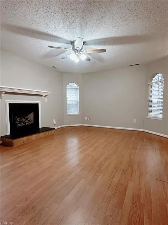 Virginia Beach, Virginia 23462, United States, 2 Bedrooms Bedrooms, ,3 BathroomsBathrooms,Residential,Active,251571