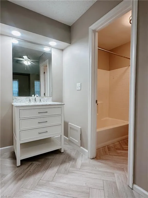 Virginia Beach, Virginia 23462, United States, 2 Bedrooms Bedrooms, ,3 BathroomsBathrooms,Residential,Active,251571