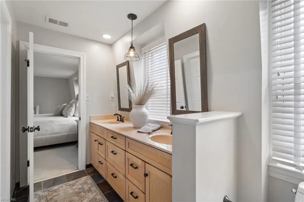 Chesapeake, Virginia 23321, United States, 4 Bedrooms Bedrooms, ,3 BathroomsBathrooms,Residential,Pending,86509