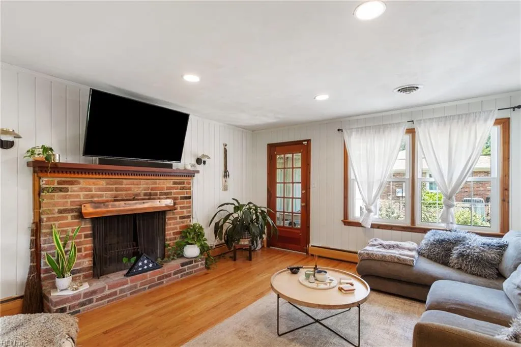 Virginia Beach, Virginia 23455, United States, 3 Bedrooms Bedrooms, ,2 BathroomsBathrooms,Residential,Active,134945