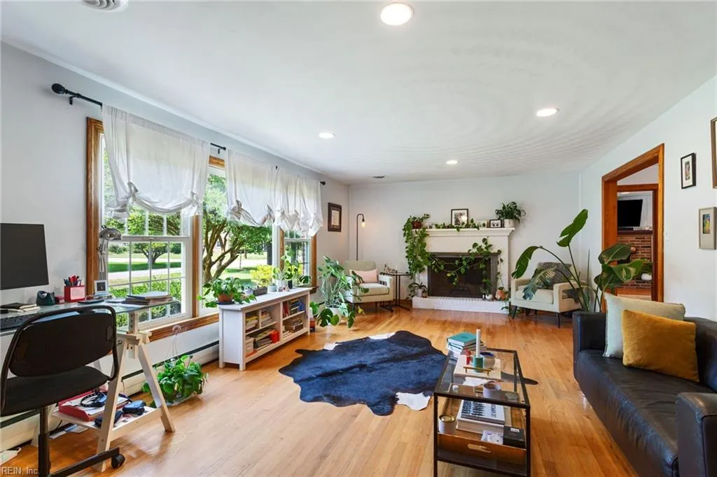 Virginia Beach, Virginia 23455, United States, 3 Bedrooms Bedrooms, ,2 BathroomsBathrooms,Residential,Active,134945