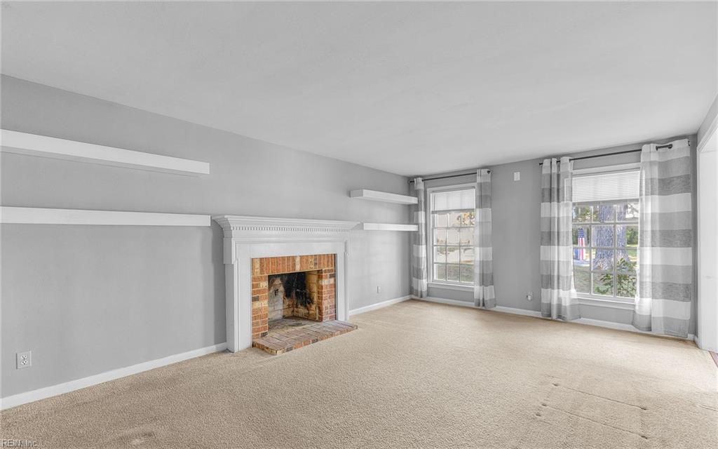 512 Edwin DR