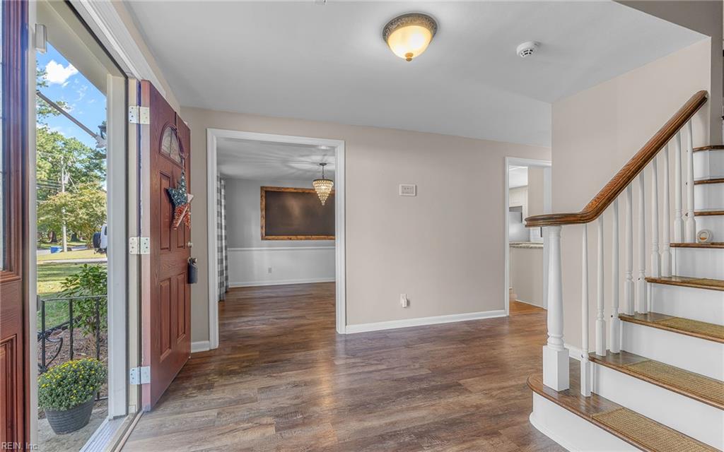 512 Edwin DR
