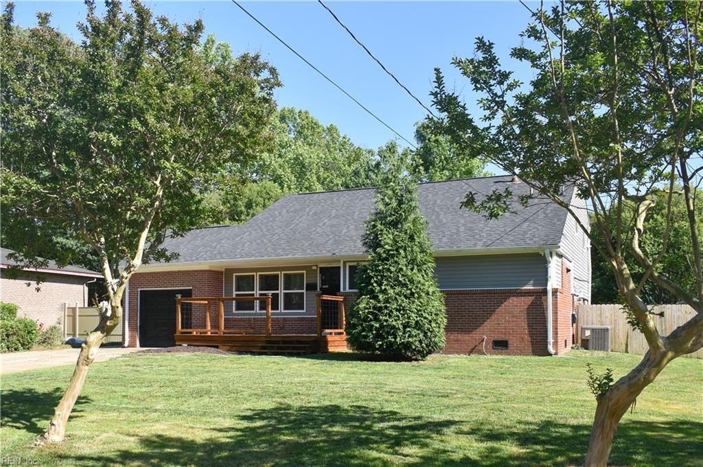 Photo of 5523 Sandpiper Lane, Norfolk, VA 23502 (MLS # 10634263)
