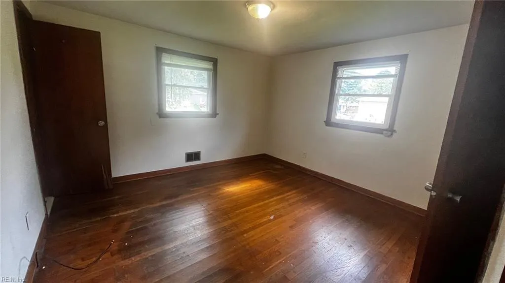 Portsmouth, Virginia 23703, United States, 3 Bedrooms Bedrooms, ,2 BathroomsBathrooms,Residential,Pending,181201