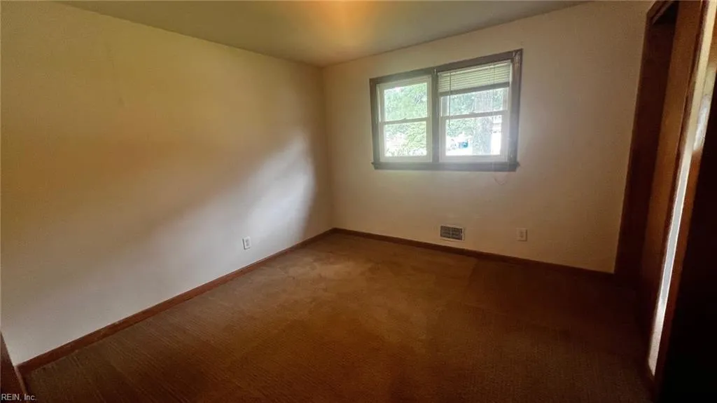 Portsmouth, Virginia 23703, United States, 3 Bedrooms Bedrooms, ,2 BathroomsBathrooms,Residential,Pending,181201